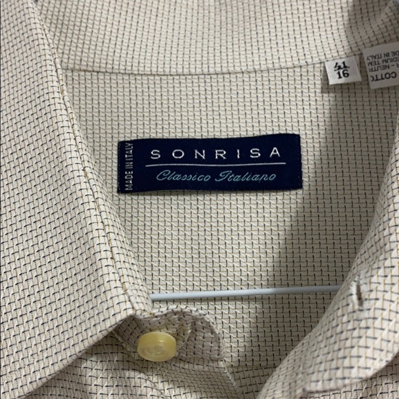 Button down - Picture 3 of 3